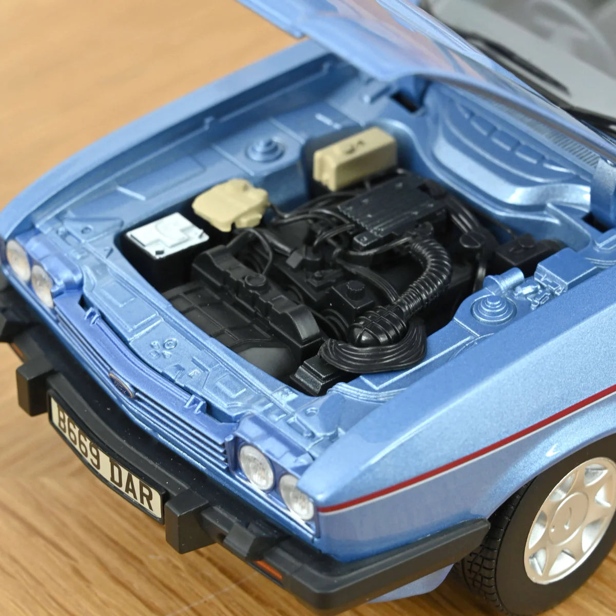 1/18 Ford Capri Mk.III 2.8 Injection RHD Paris Blue Metallic 1984 - NOV 182764