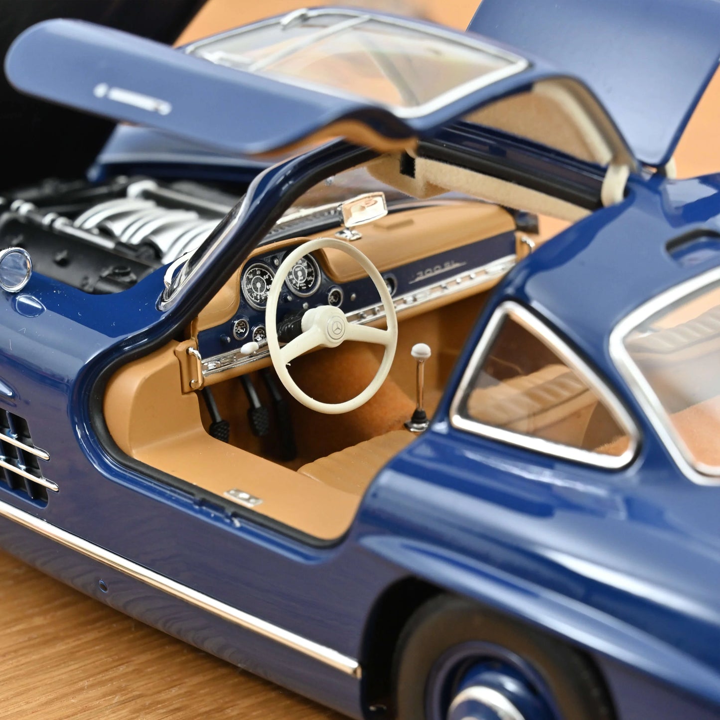 1/18 SL-CLASS 300SL COUPE GULLWING (W198) 1954 - 183852 - Norev