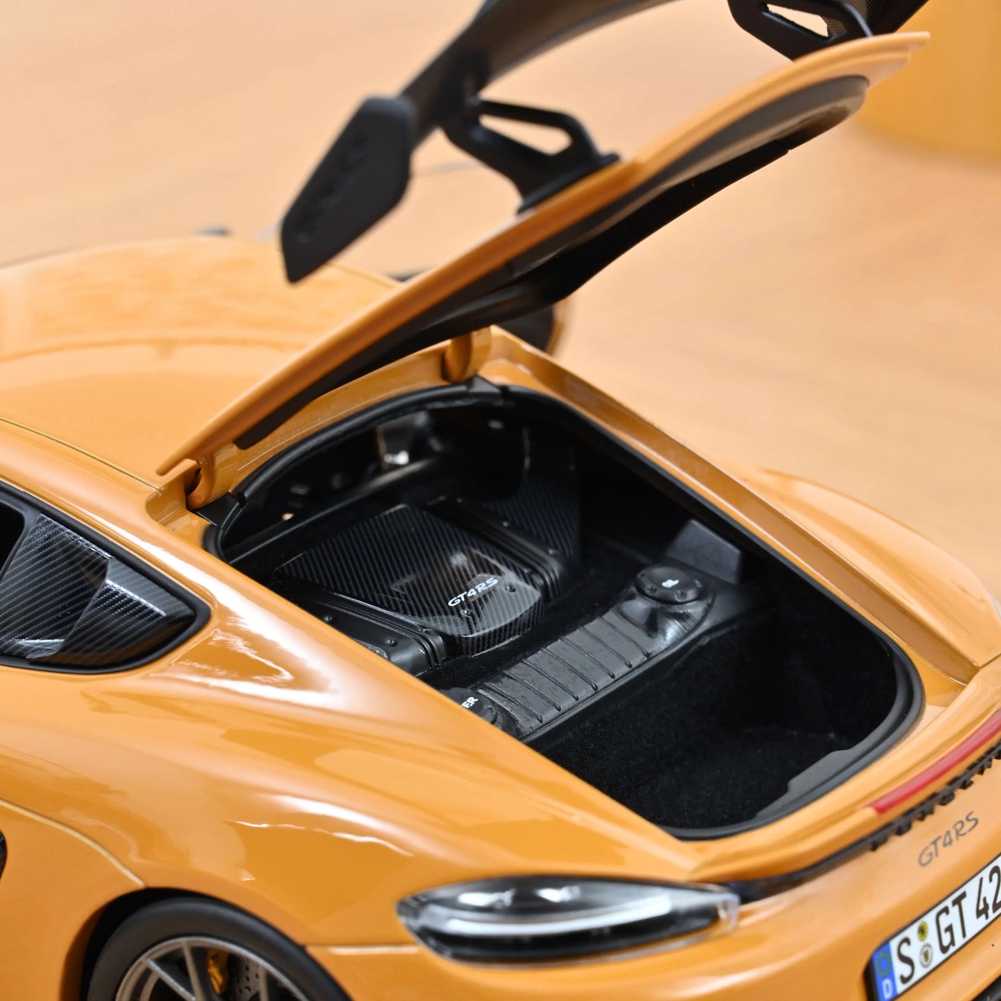 1/18 - Porsche Cayman GT4 RS w. Weissach Package 2023 - Bahama Yellow - Norev 187252