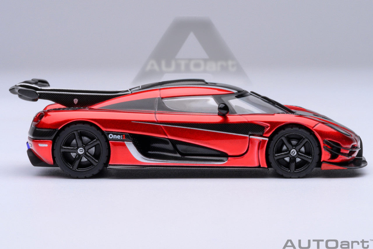 1:64 Koenigsegg One: 1 Apple Red/Carbon Fibre Silver Stripes - AutoArt 20040