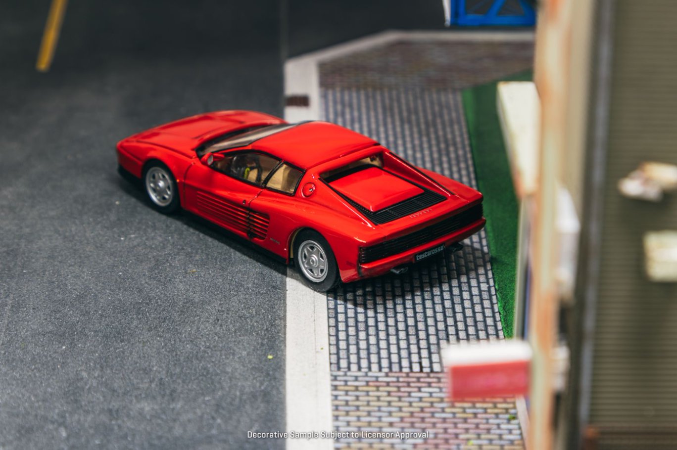 1/64 - FERRARI TESTAROSSA 1984 with English version book - IXO -IXC.FSD.FE.010-E