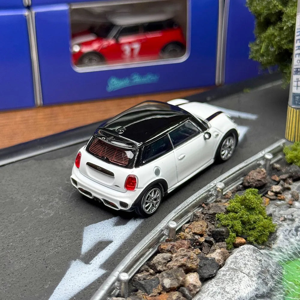 1/64 - Mini 3rd generation F56 JCW version - Stance Hunters - choice of colours