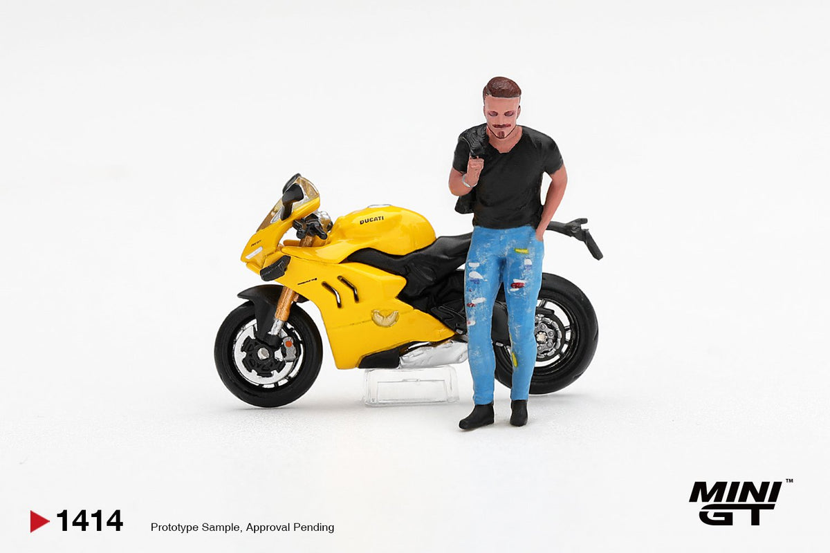 1/64 DUCATI PANIGALE V4 S GIALLO WITH FIGURE - Mini GT - MGT01414 ***Pre Order***