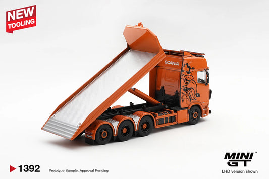 1/64 SCANIA 770S B8X4NA HOOKLIFT FLATBED ORANGE (LHD) - Mini GT - MGT01392CH ***Pre Order***