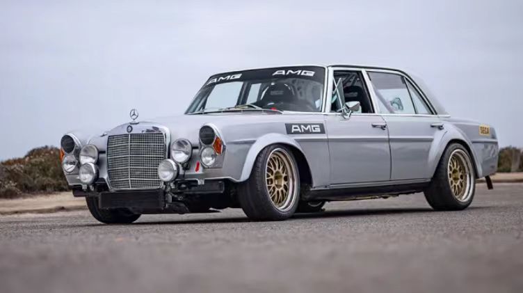 1:64 - 300 SEL 6.8 AMG, former S-Class W109 Classic Racing Edition - Liberty 64