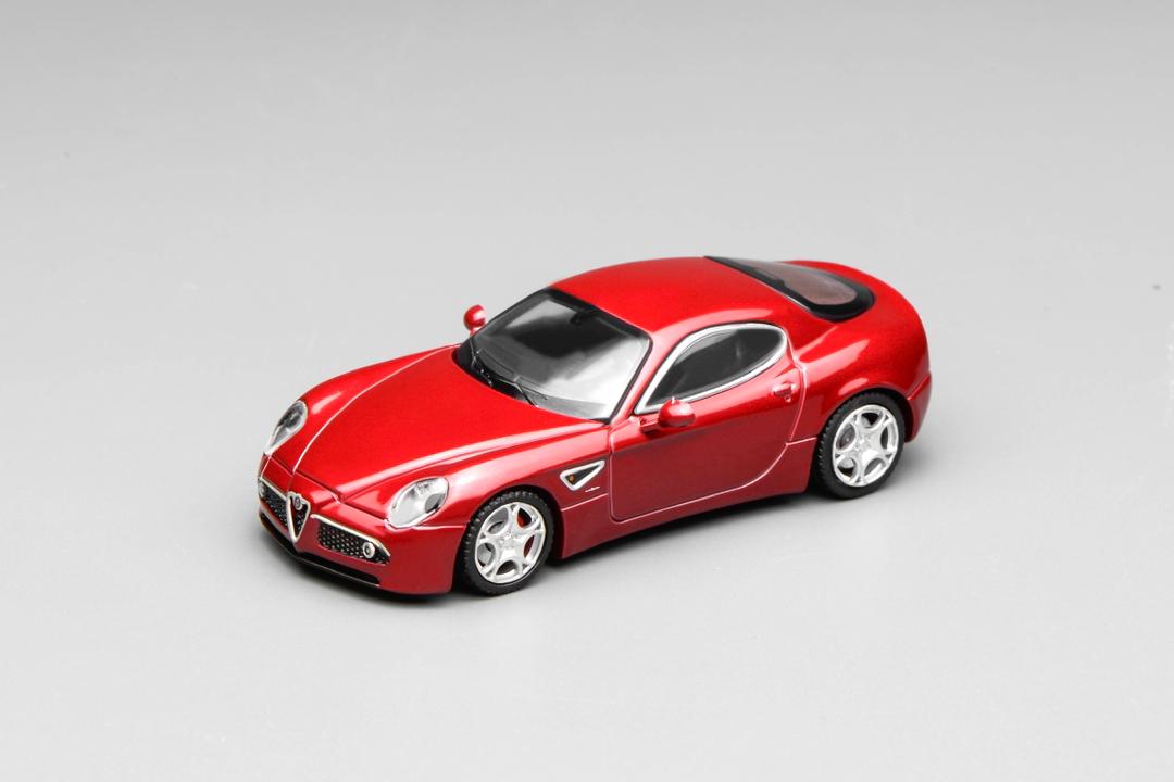 1/64 ALFA ROMEO - 8C COMPETIZIONE 2008 - RED - Motorhelix - M69051