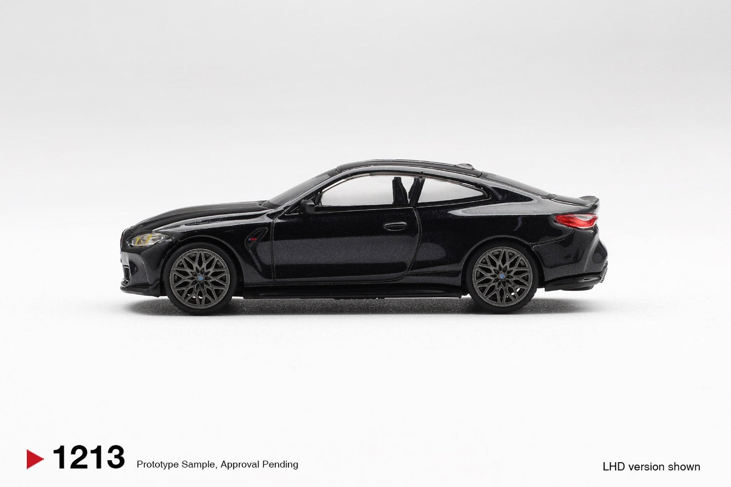 1/64 - BMW M4 CS Black Sapphire - MiniGT - MGT01213