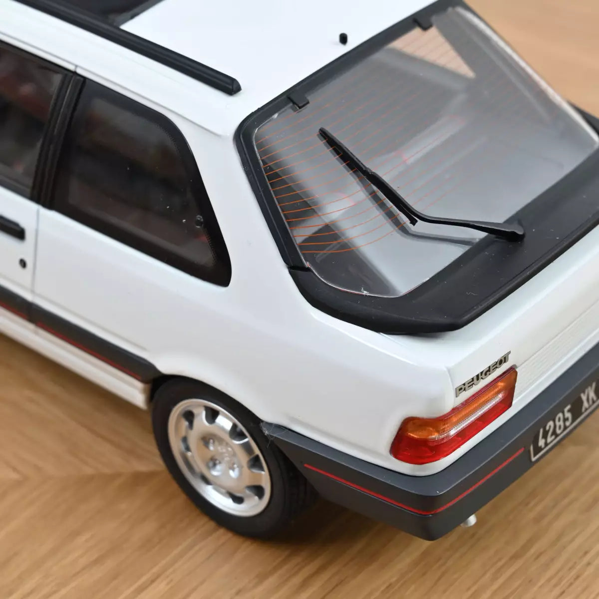 1/18 - 1987 Peugeot 309 GTI, Meije white - 184888 - Norev
