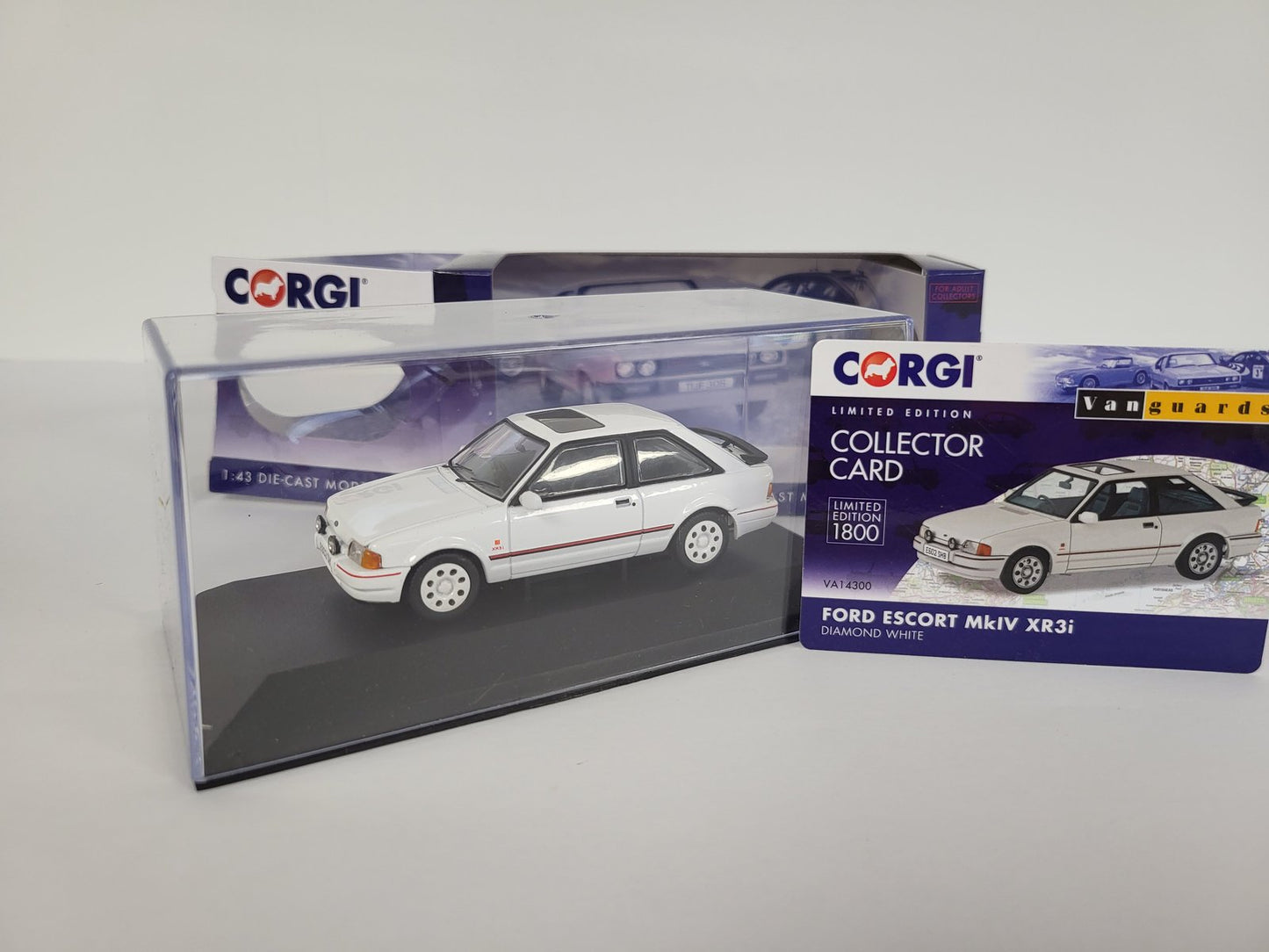 1:43 - VA14300 Ford Escort Mk4 XR3i Diamond White - CORGI VANGUARDS