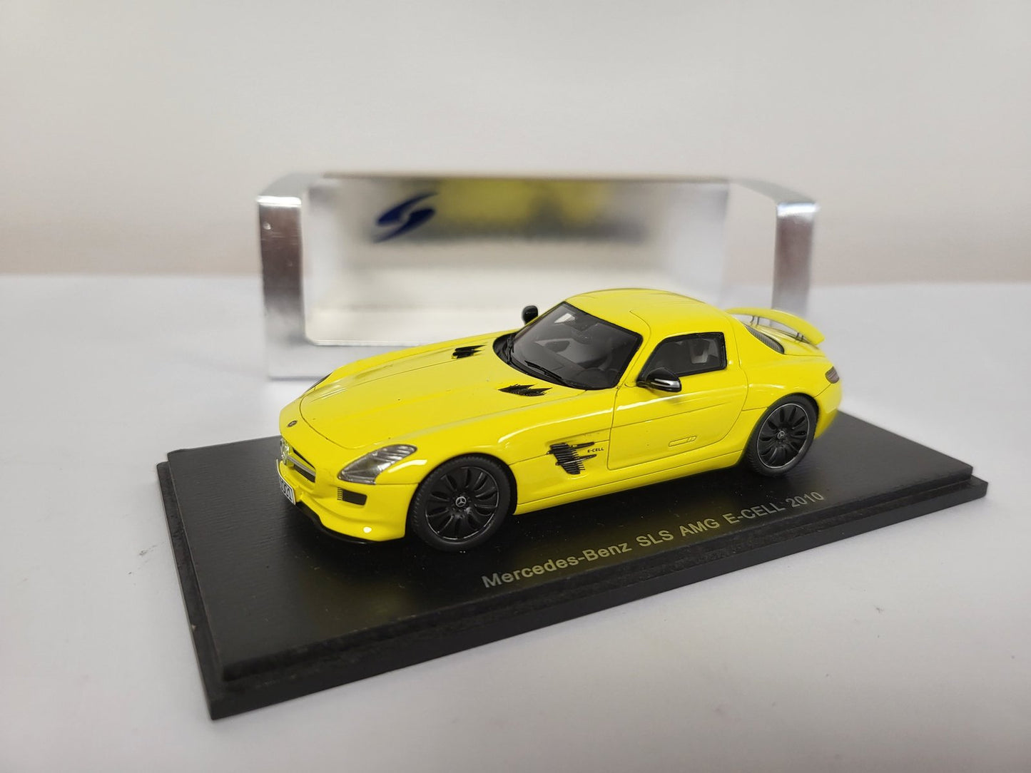 Spark S1058 1/43 MERCEDES-BENZ SLS AMG E-CELL 2010