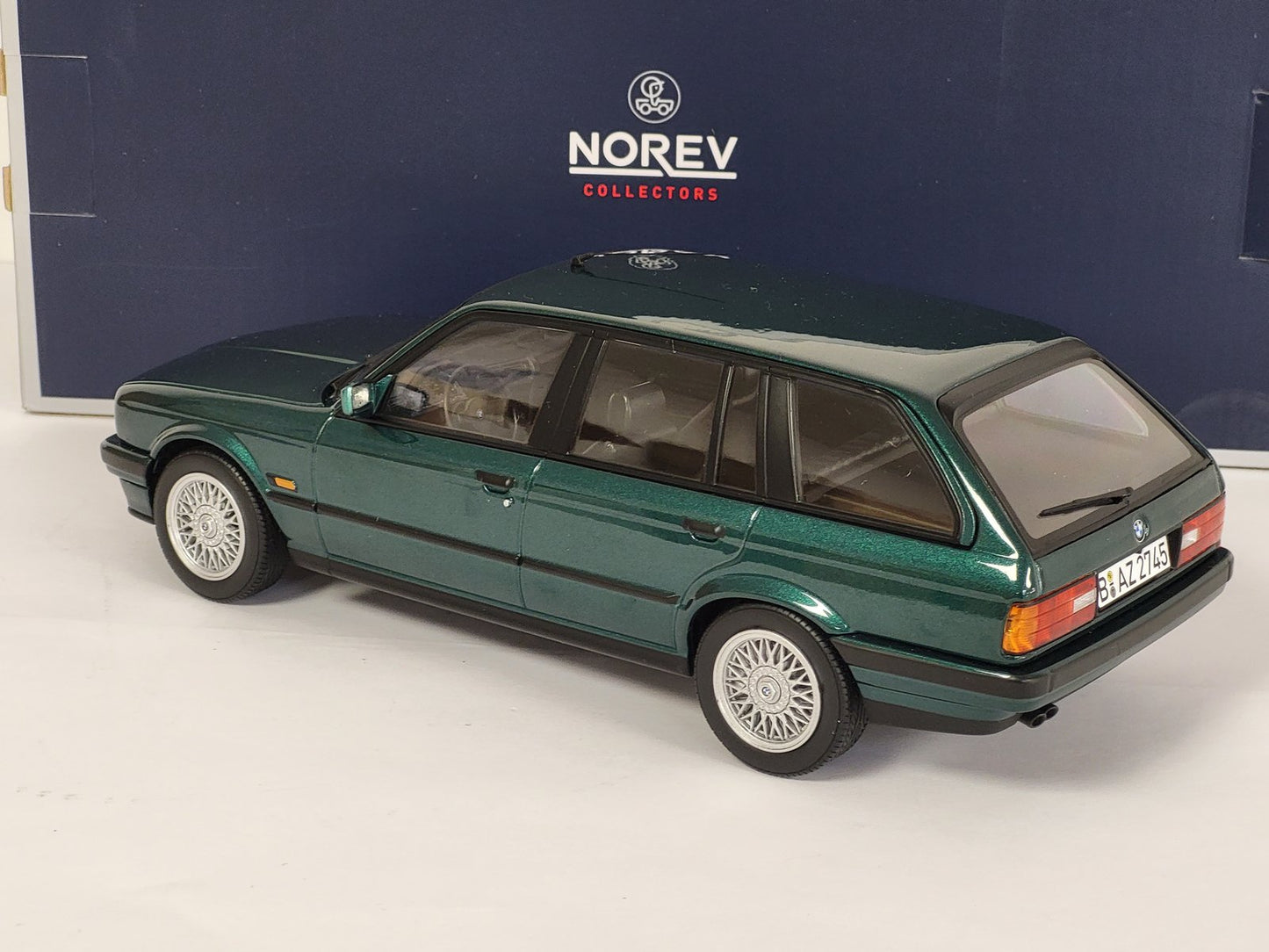 Norev 1/18 BMW 325i Touring 1990 Green Metallic 183219