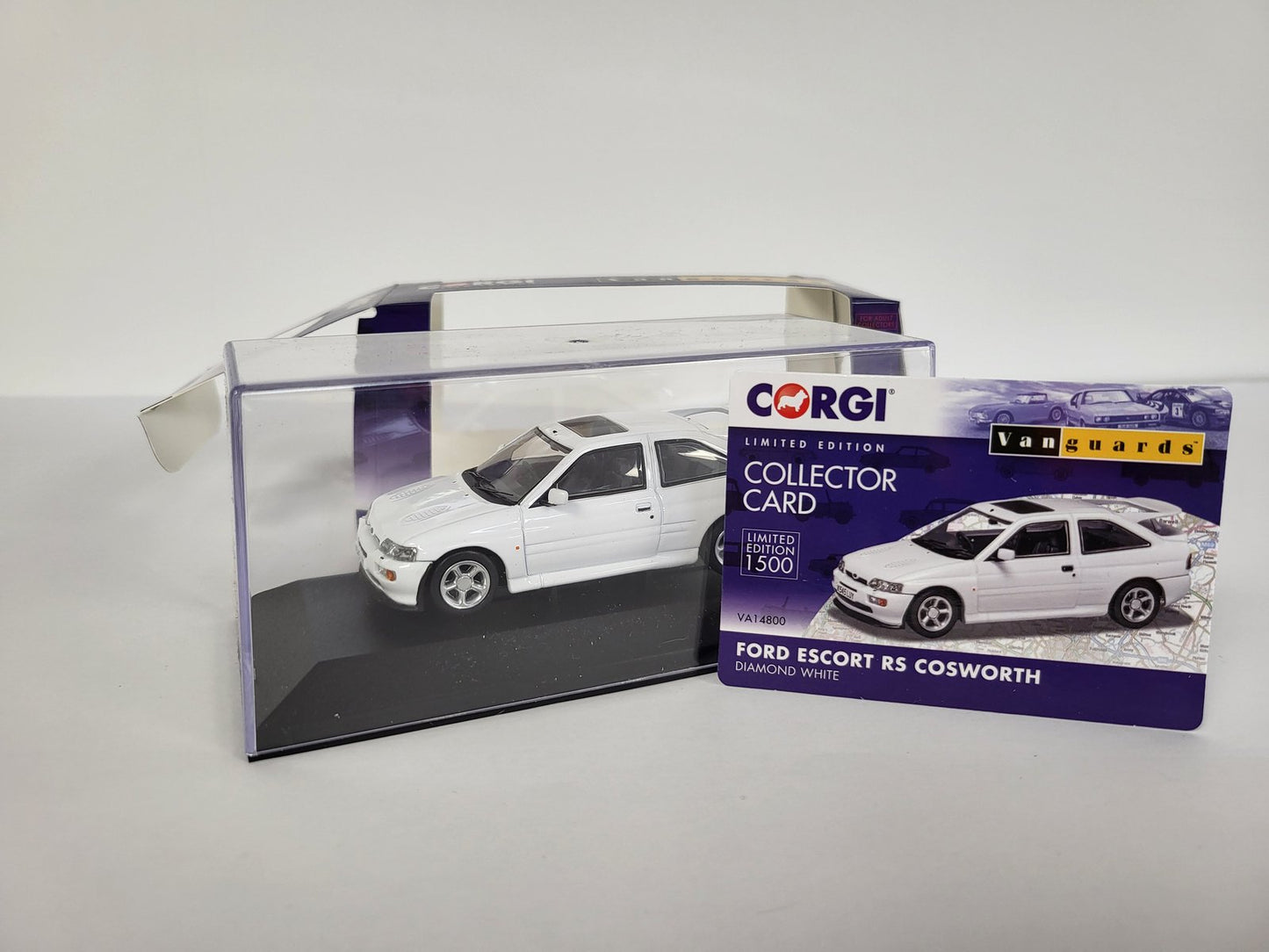 Corgi Vanguards 1/43 Ford Escort RS Cosworth Diamond White VA14800