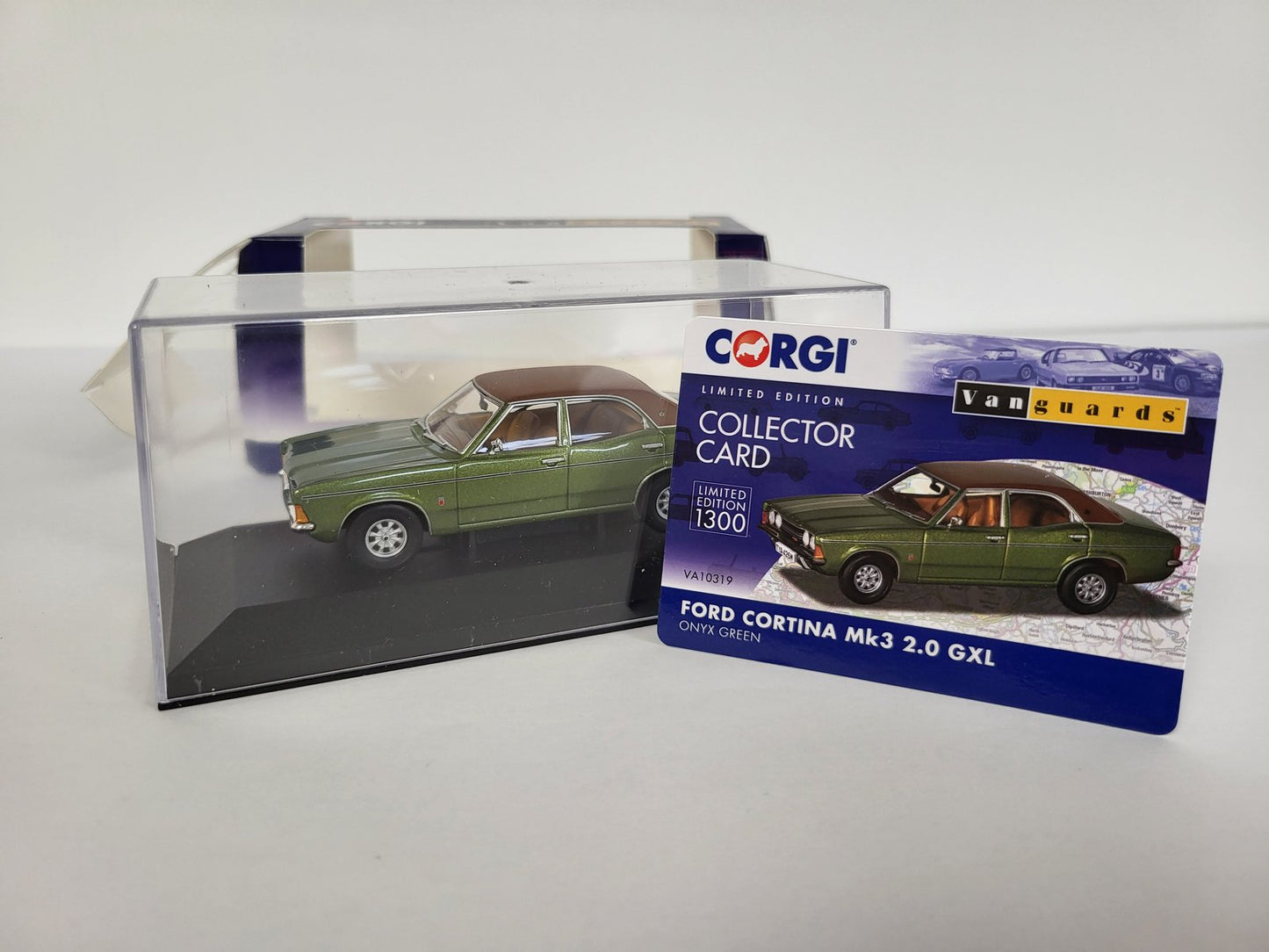 CORGI VANGUARDS - Ford Cortina Mk3 2.0 GXL Onyx Green - VA10319