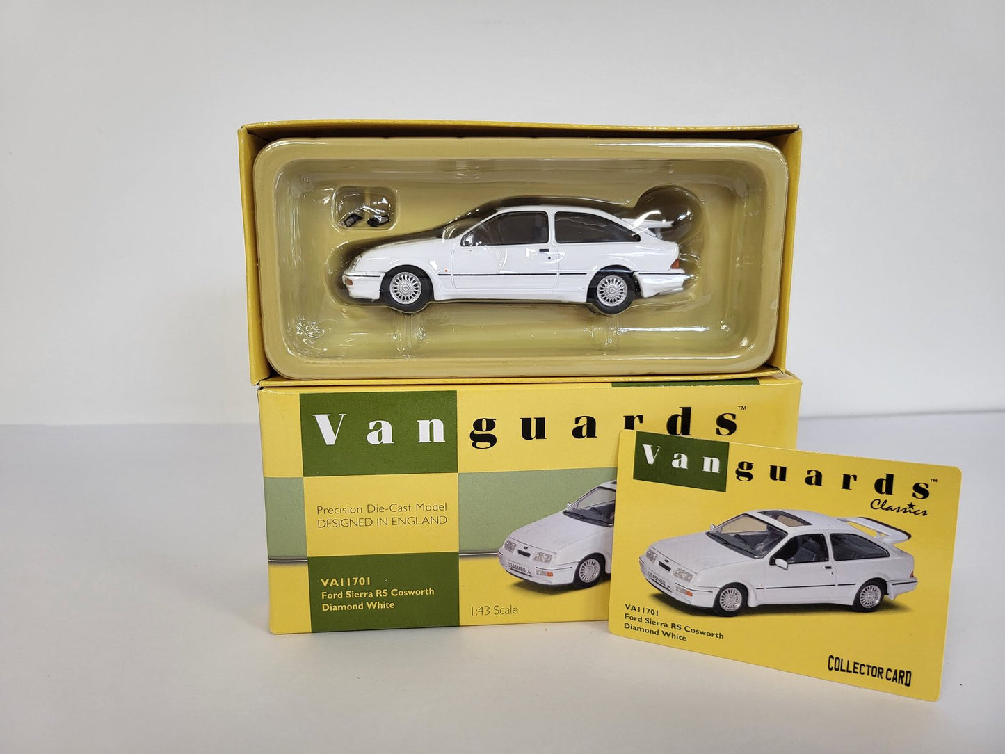 VA11701 Ford Sierra RS Cosworth Diamond White.