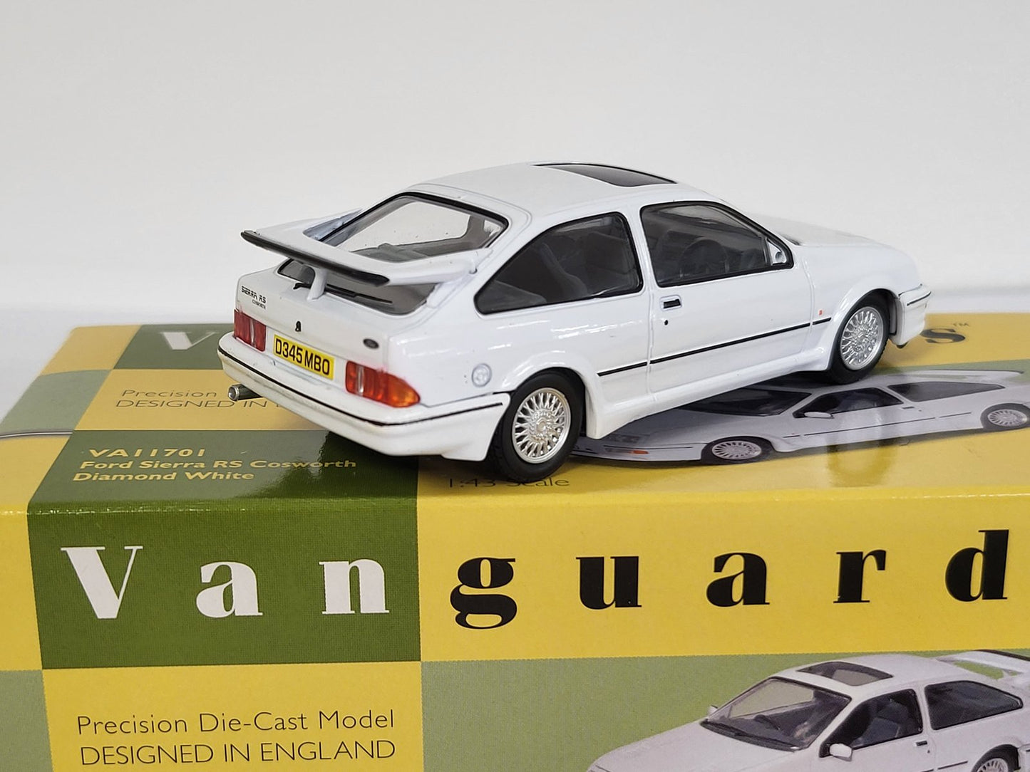 VA11701 Ford Sierra RS Cosworth Diamond White.