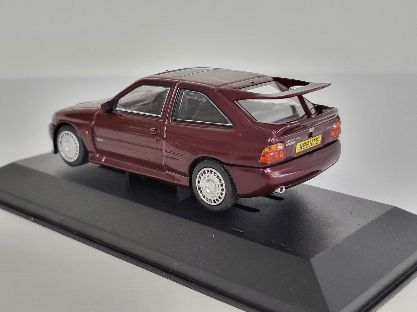 Corgi Vanguards 1/43 Ford Escort RS Cosworth Monte Carlo Jewel Violet VA14803
