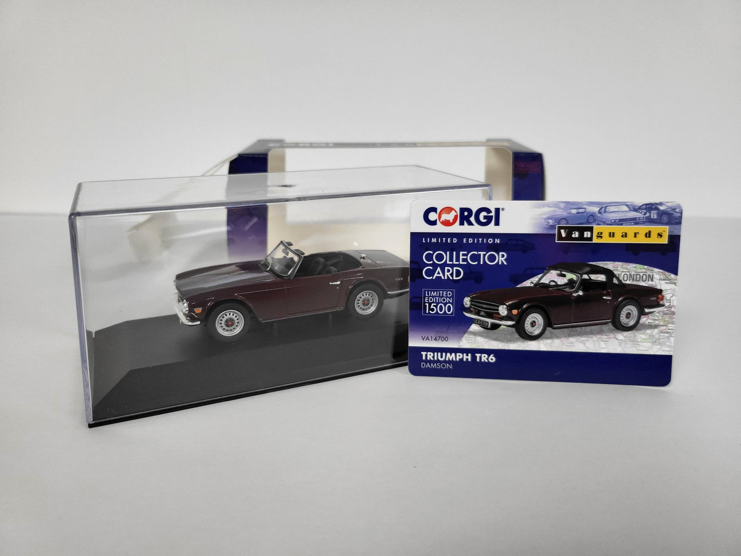 1/43 - Corgi Vanguards Triumph TR6 Damson VA14700