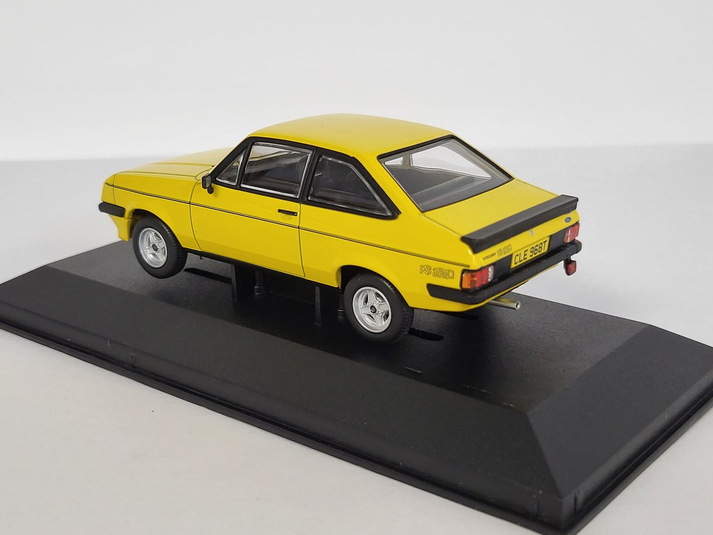 Corgi Vanguards 1/43 Ford Escort MK2 RS 2000 Custom VA14900