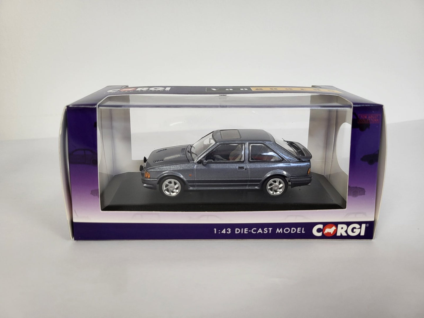 Corgi VA14304 Ford Escort Mk4 RS Turbo (1990 Specification) Mercury Grey