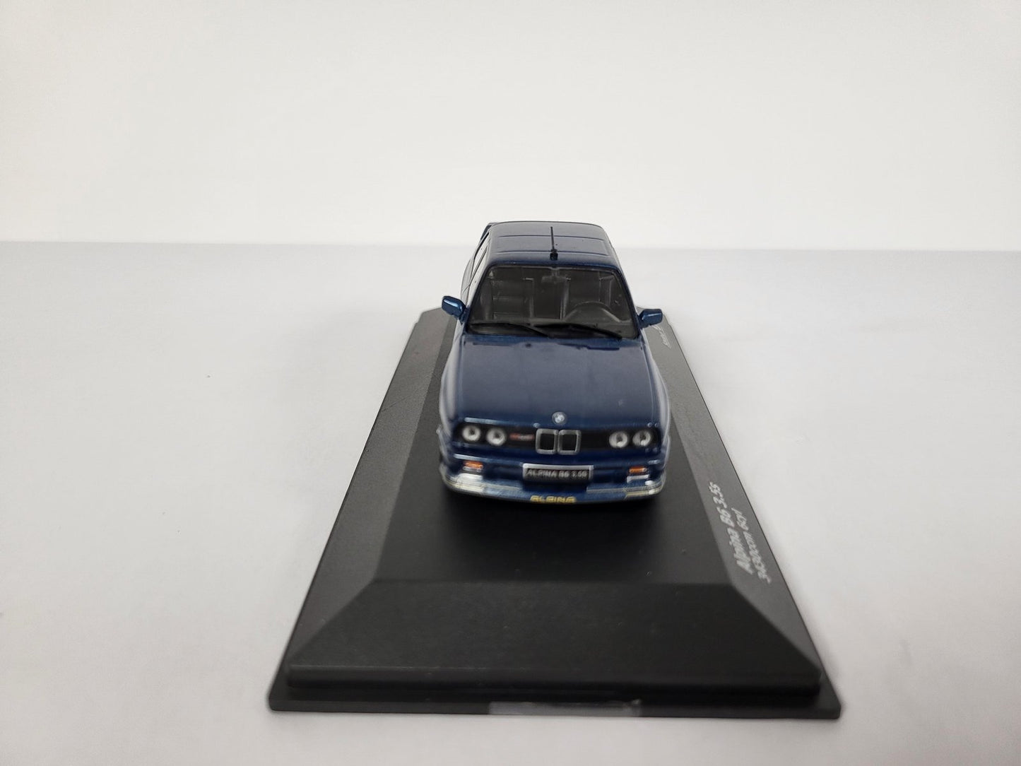 1/43 Alpina E30 B6 - Blue - S4312001 - Solido
