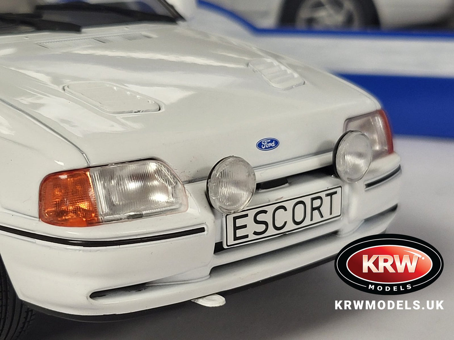MCG18271 Ford Escort RS Turbo S2 1990 1:18 White