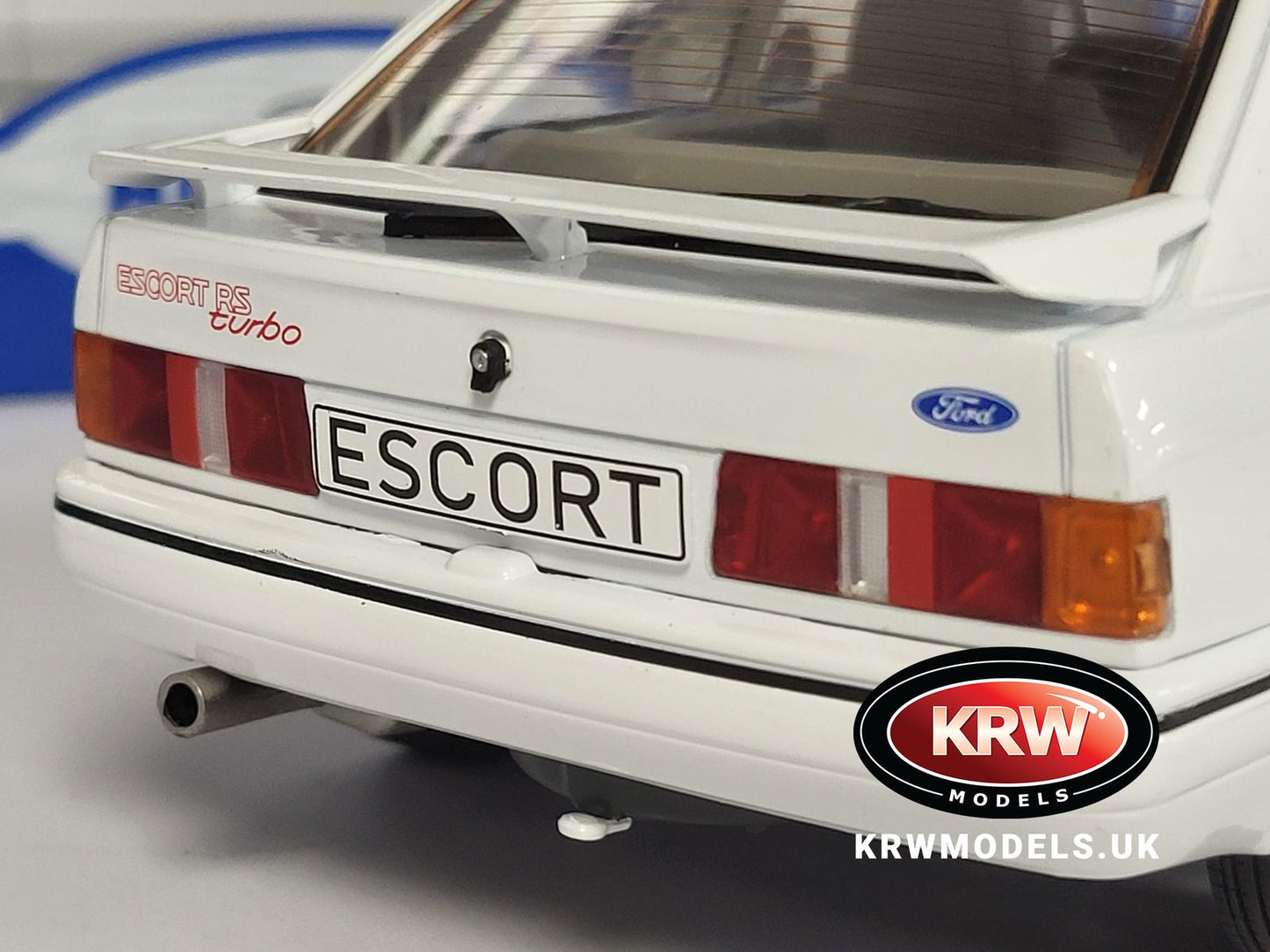 MCG18271 Ford Escort RS Turbo S2 1990 1:18 White