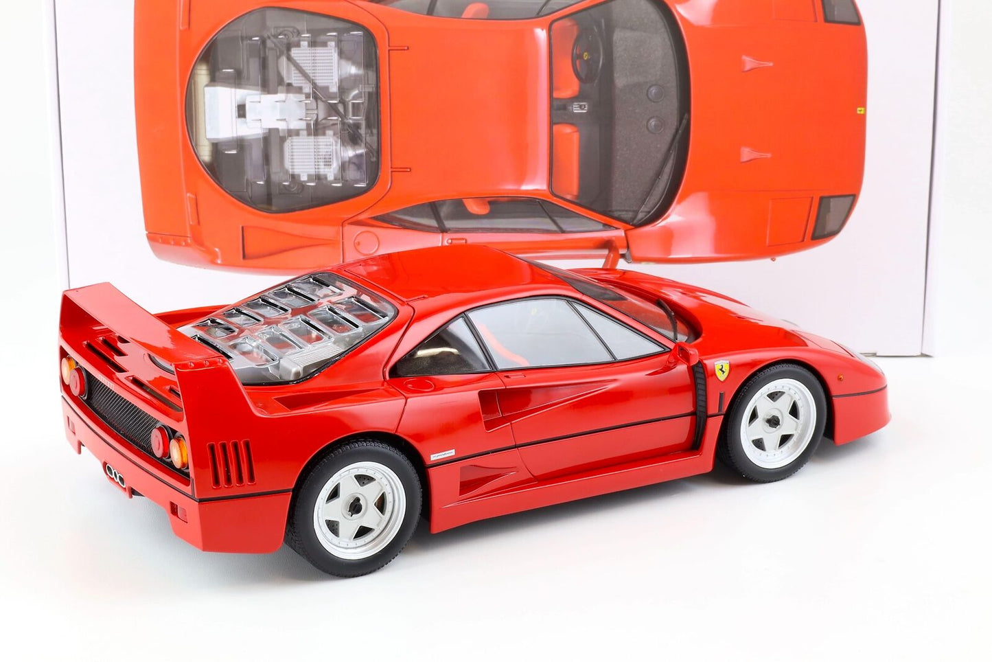 Ferrari F40 1987 Red - 1:12 scale - NOV 127900