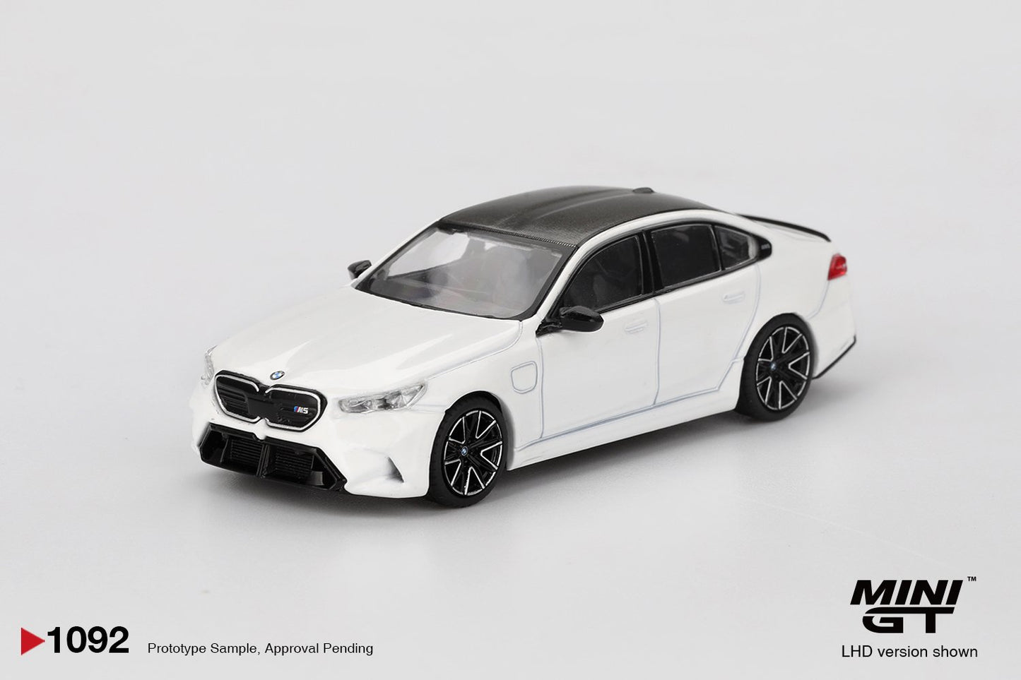 1/64 BMW M5 ALPINE WHITE  - MiniGT -  MGT01092