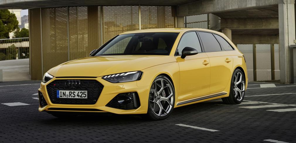 1:18 AUDI RS 4 25TH ANNIVERSARY YELLOW 2024 - GT Spirit GT935