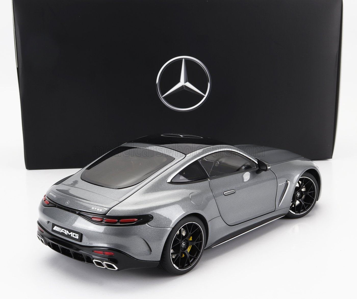 1/18 - MERCEDES BENZ - GT-CLASS AMG GT63 4-MATIC (C192) 2024 - SELENITE GREY - NZG