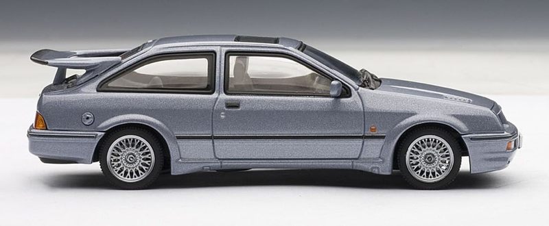 1/43 - 1983 Ford Sierra RS Cosworth moonstone blue - AutoArt 52863