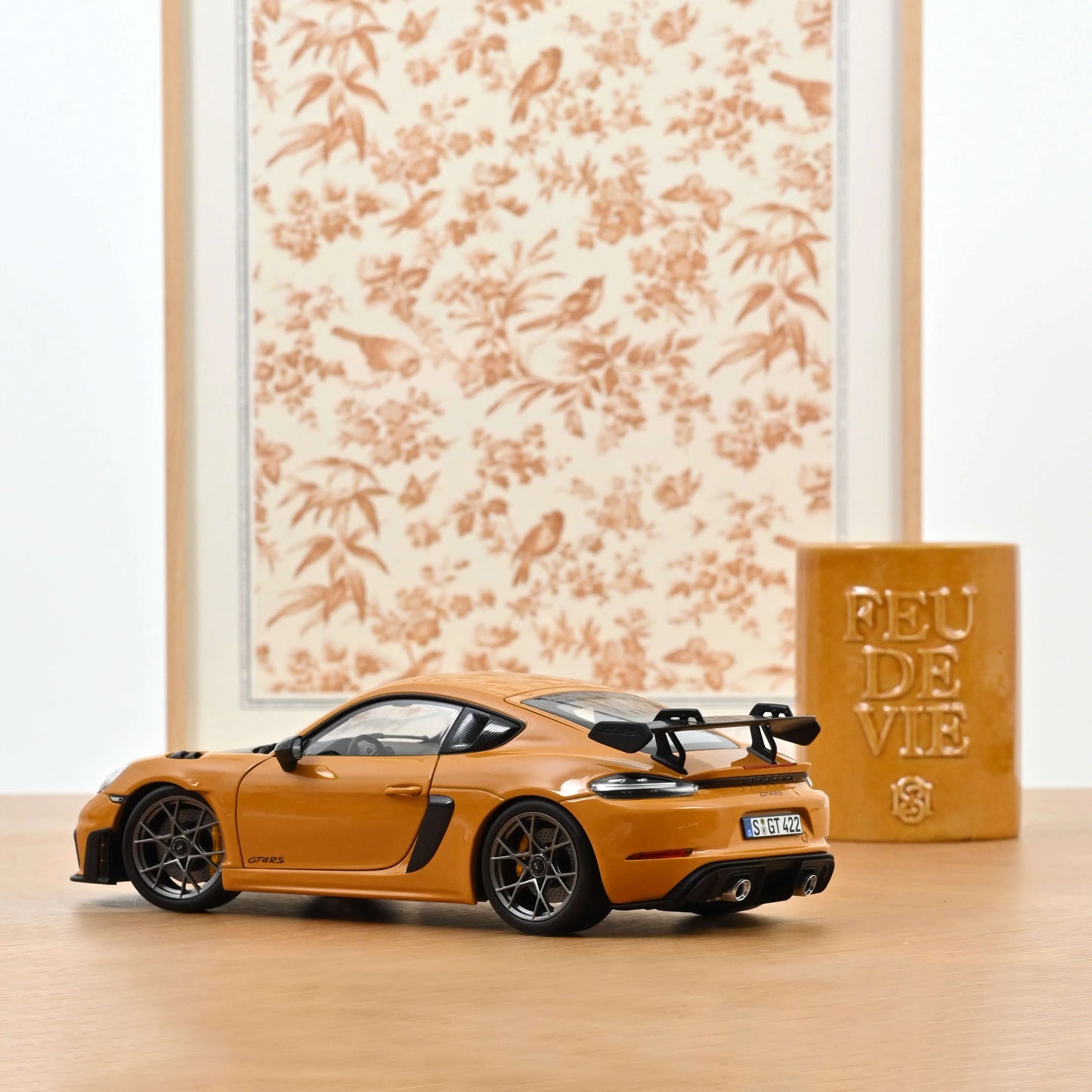 1/18 - Porsche Cayman GT4 RS w. Weissach Package 2023 - Bahama Yellow - Norev 187252