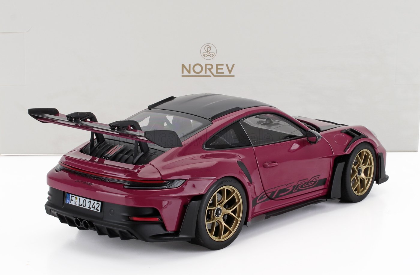 1/18 - 2022 Porsche 911 GT3 RS With Weissach Pack - Ruby Star Purple - 187370 - Norev
