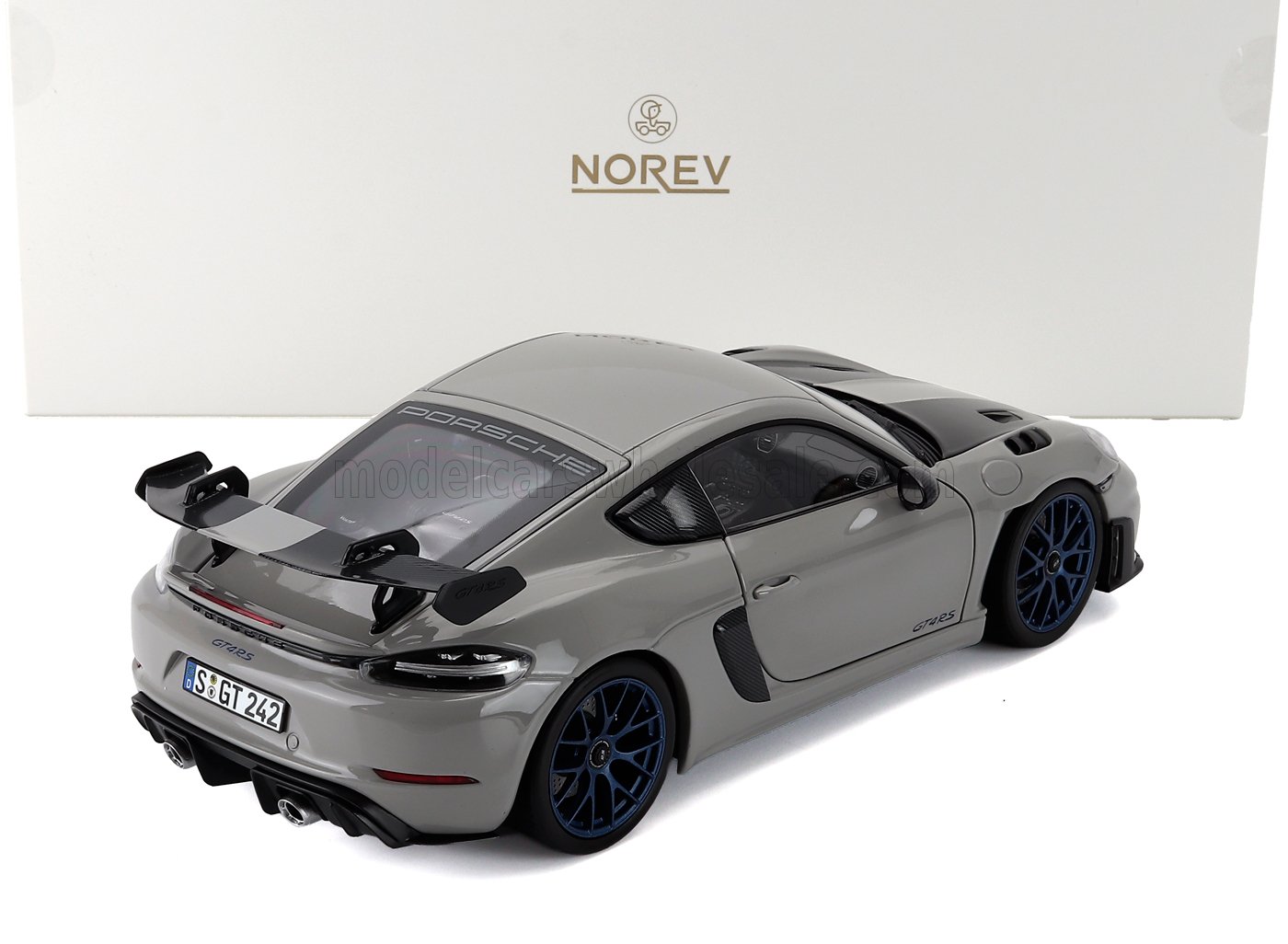 1/18 2023 Porsche Cayman GT4 RS With Weissach Pack - Chalk - 187253 - Norev
