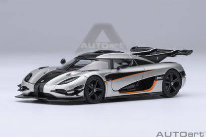 1:64 Koenigsegg One: 1 Moon Grey/Carbon Black Orange Accents - AutoArt 20042