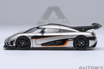 1:64 Koenigsegg One: 1 Moon Grey/Carbon Black Orange Accents - AutoArt 20042