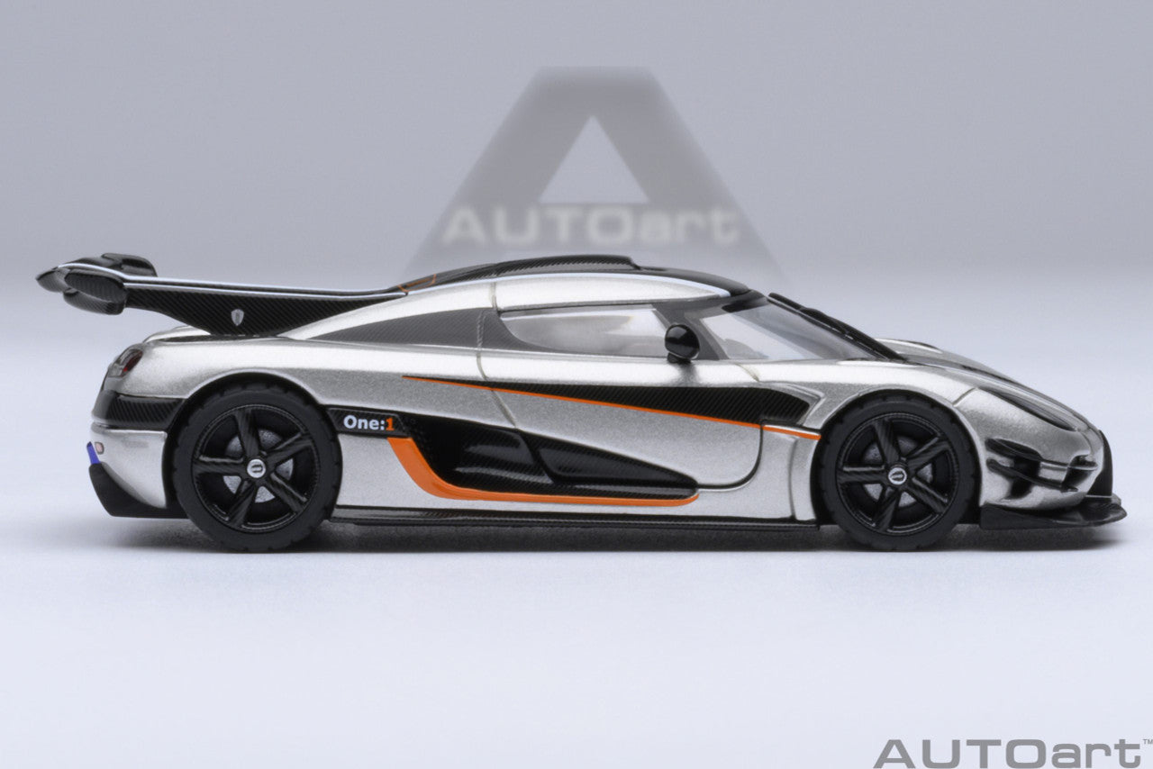 1:64 Koenigsegg One: 1 Moon Grey/Carbon Black Orange Accents - AutoArt 20042