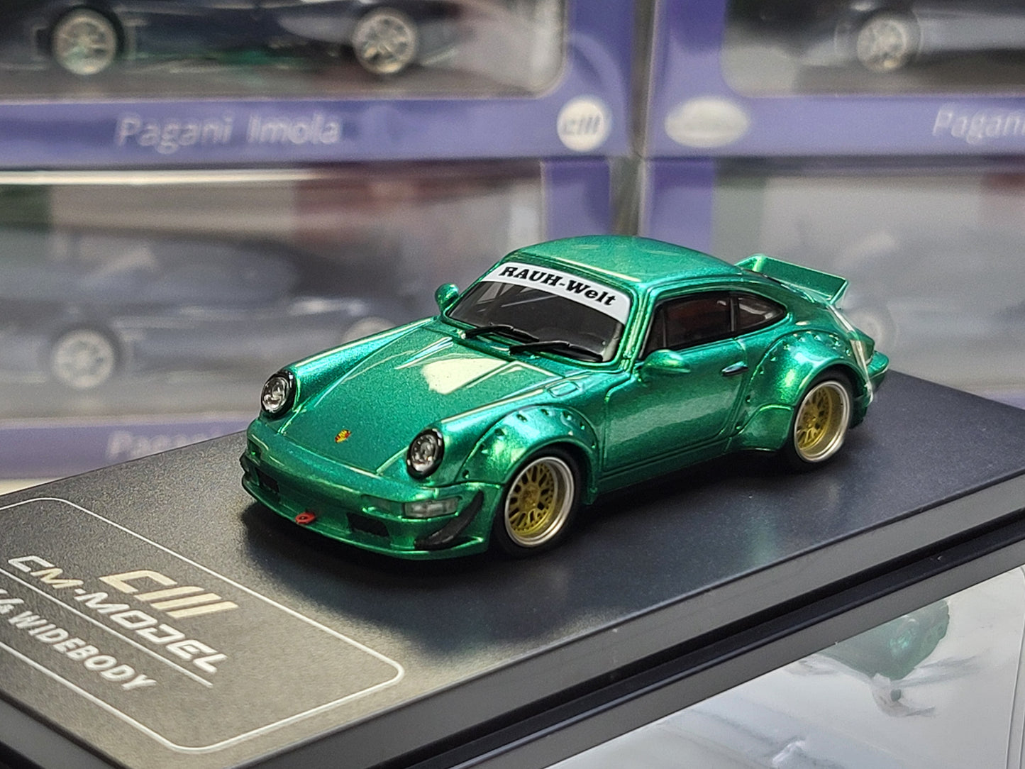 1/64 - PORSCHE - 911 964 RWB RAUH-WELT COUPE WITH RACING SET WHEELS AND WING 1987 - GREEN- CM Models