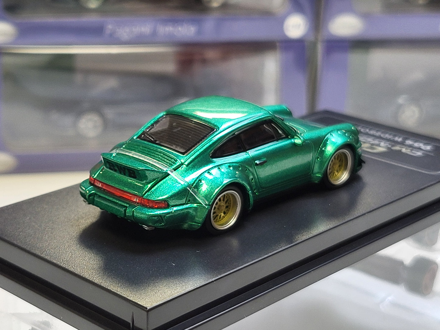 1/64 - PORSCHE - 911 964 RWB RAUH-WELT COUPE WITH RACING SET WHEELS AND WING 1987 - GREEN- CM Models