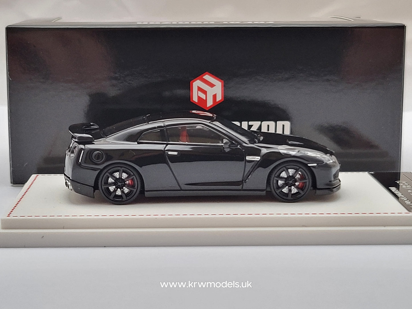 1:64 Nissan GT-R R35 Black - Focal Horizon