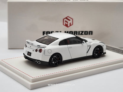 1:64 Nissan GT-R R35 White - Focal Horizon