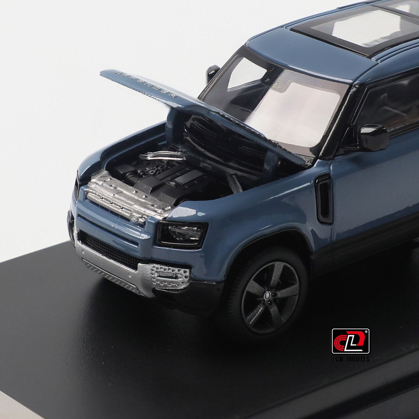 1/64 Land Rover Defender 90 - LCD Models - 3 colour options