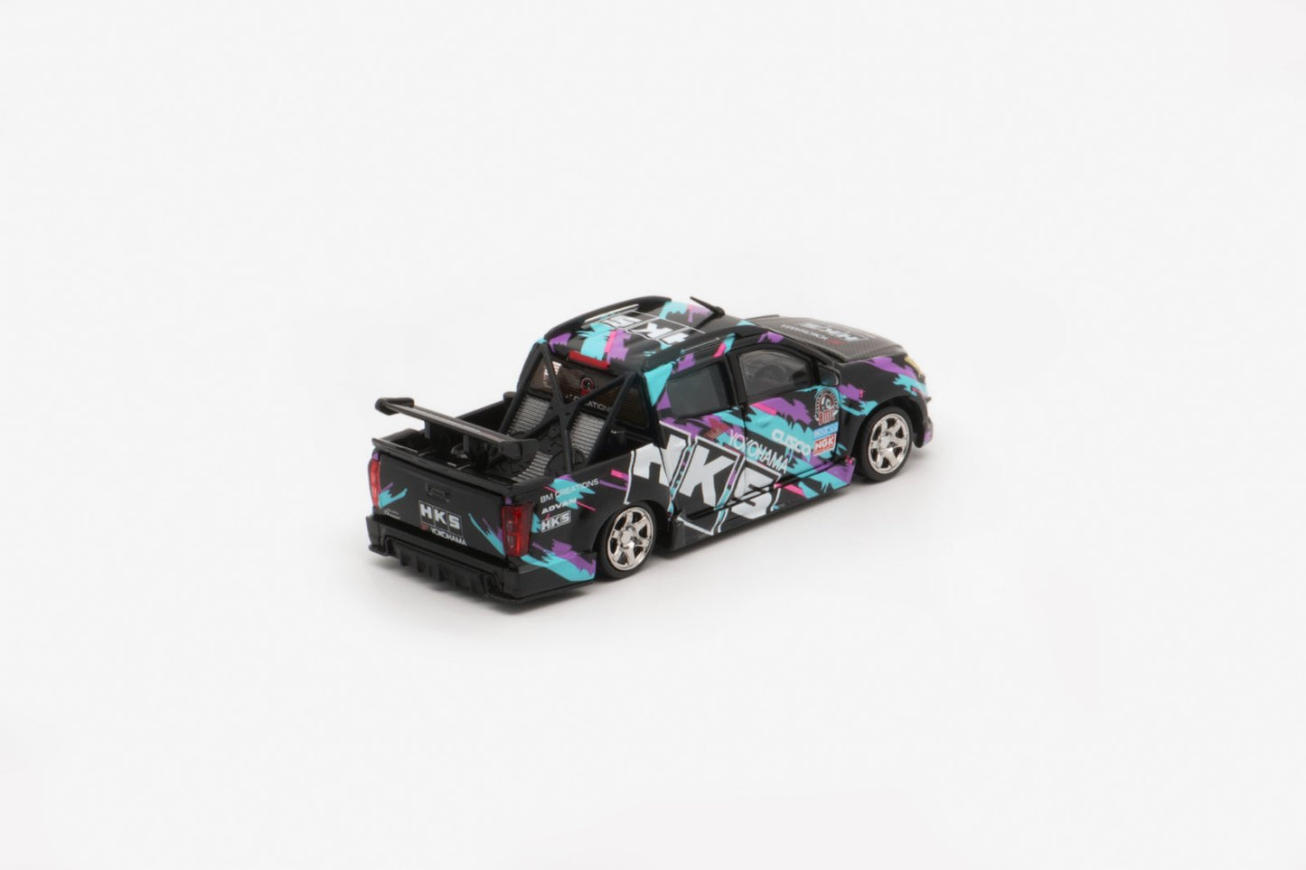 1/64 Isuzu D-Max 2018 - Low Rider HKS -RHD (TDE2025) - BM Creations - 64B0463