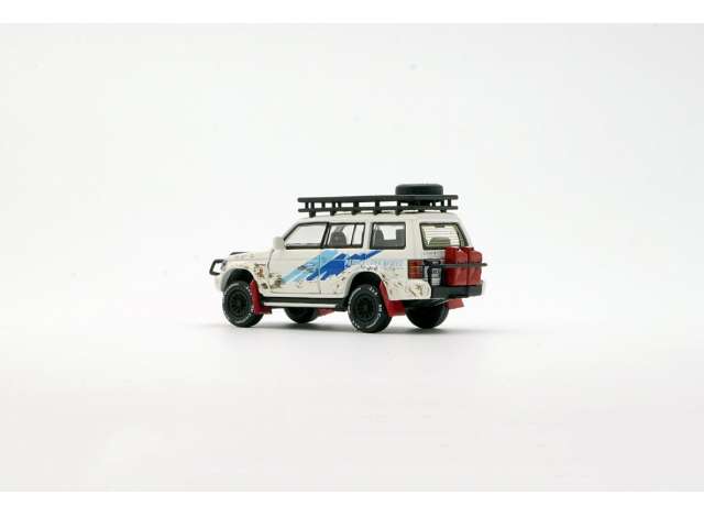 1/64 1996 Mitsubishi Pajero 2nd gen. RHD *Jungle Pack*, white - BM Creations - BM64B0054