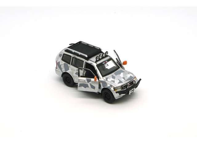 1/64 2001 Mitsubishi Pajero 3rd gen. RHD *Ice Pack* - 	 BM Creations - BM64B0048RHD