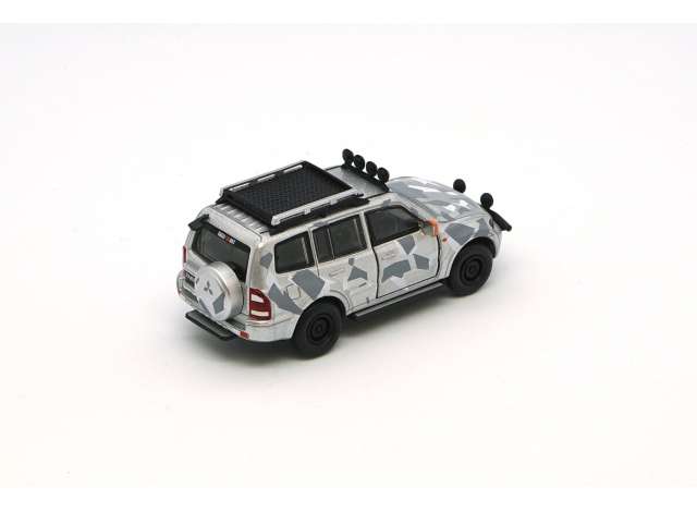 1/64 2001 Mitsubishi Pajero 3rd gen. RHD *Ice Pack* - 	 BM Creations - BM64B0048RHD