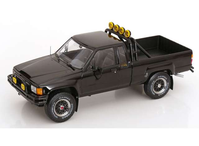 1/18 - 1985 Toyota Truck Xtra Cab 4x4 (Hilux) *Back to the Future III - KK Scale - KKDC181561