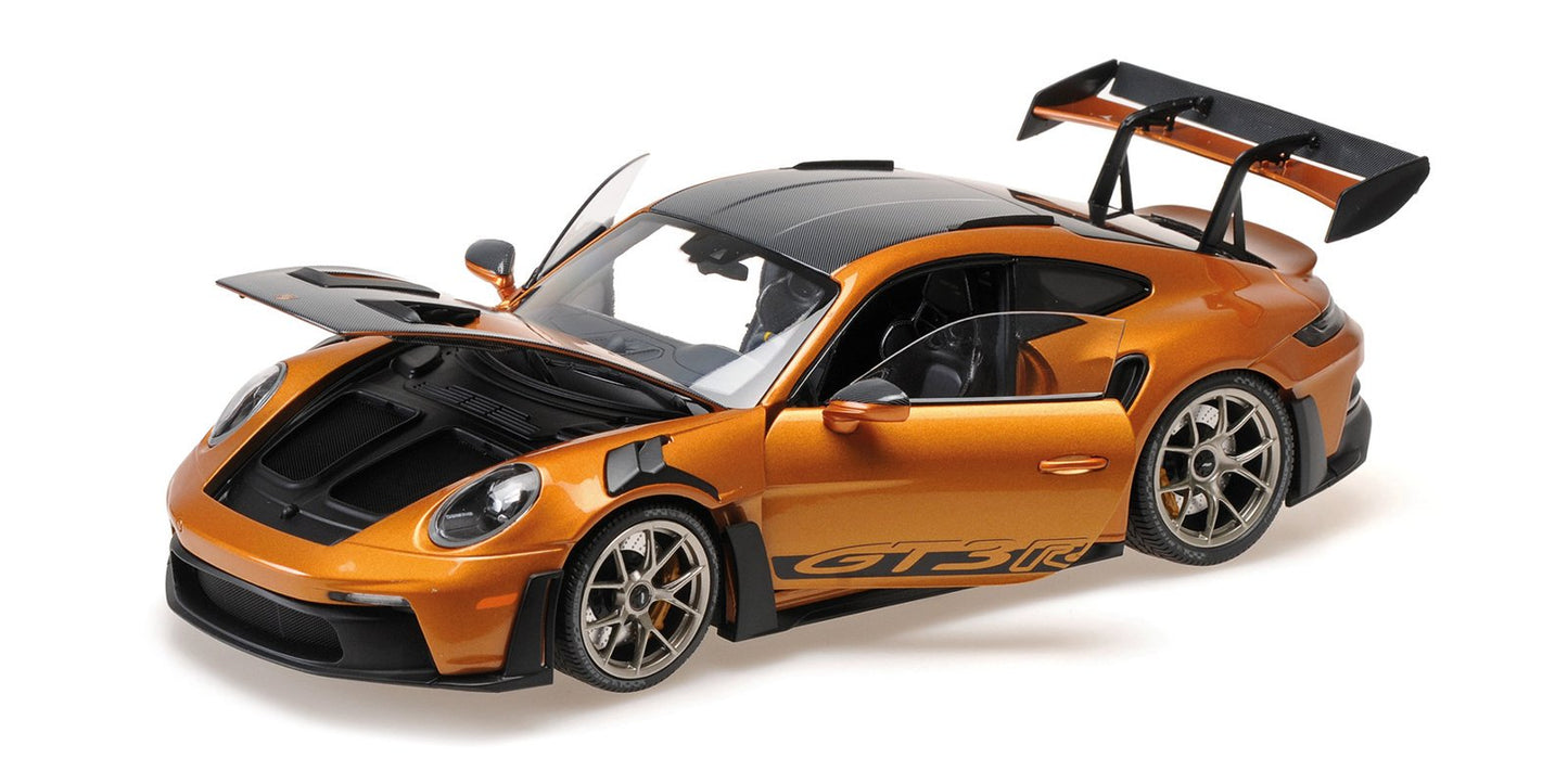 1/18 - PORSCHE 911 (992) GT3 RS - 2023 - GOLD W/WEISSACH PACKAGE W GOLD WHEELS - Minichamps - 110062045