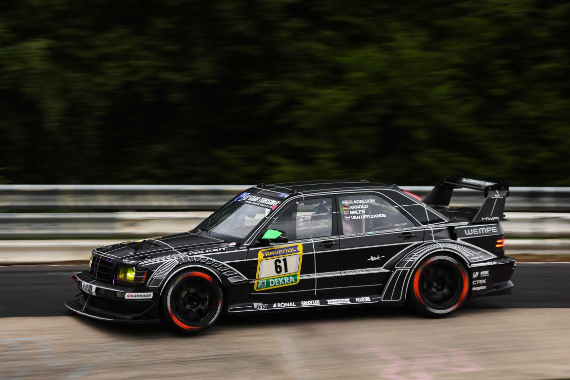 1/64 HWA EVO R HWA ENGINEERING SPEED - A. ADELSON – L.D. ARNOLD – J. GREEN – R. VAN DER ZANDE - 24H NÜRBURGRING 2026 - Minichamps  - 640263661