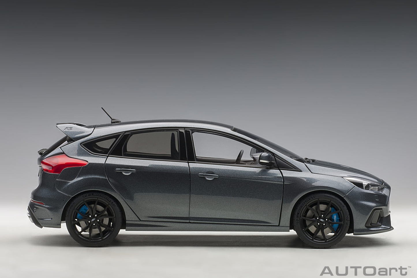 1/18 FOCUS RS 2016 - MAGNETIC GREY - Autoart - 72954